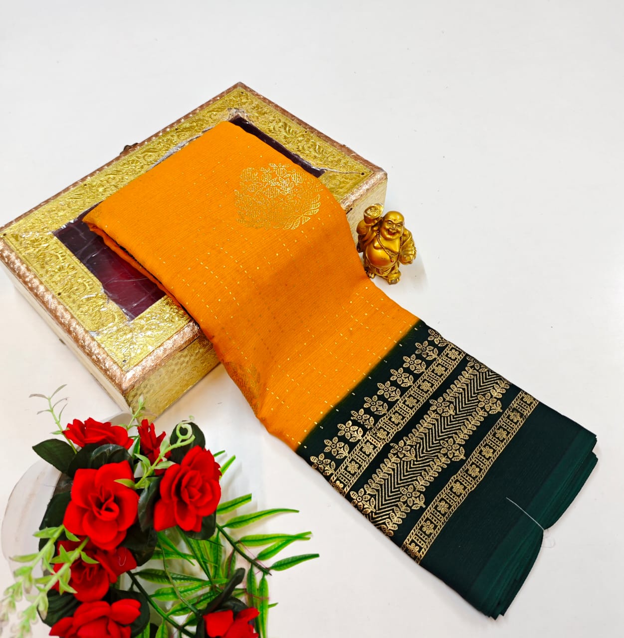 Zig Zag Foil Print Saree with Contrast Pallu and Jari Border